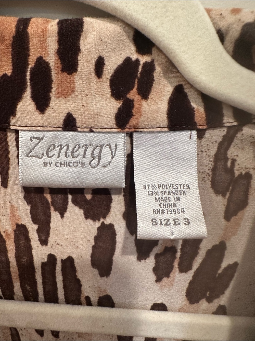 Chico’s Zenergy Leopard Print Full Zip Jacket Hip Length Pockets Sz 3 -Lg - Picture 7 of 10